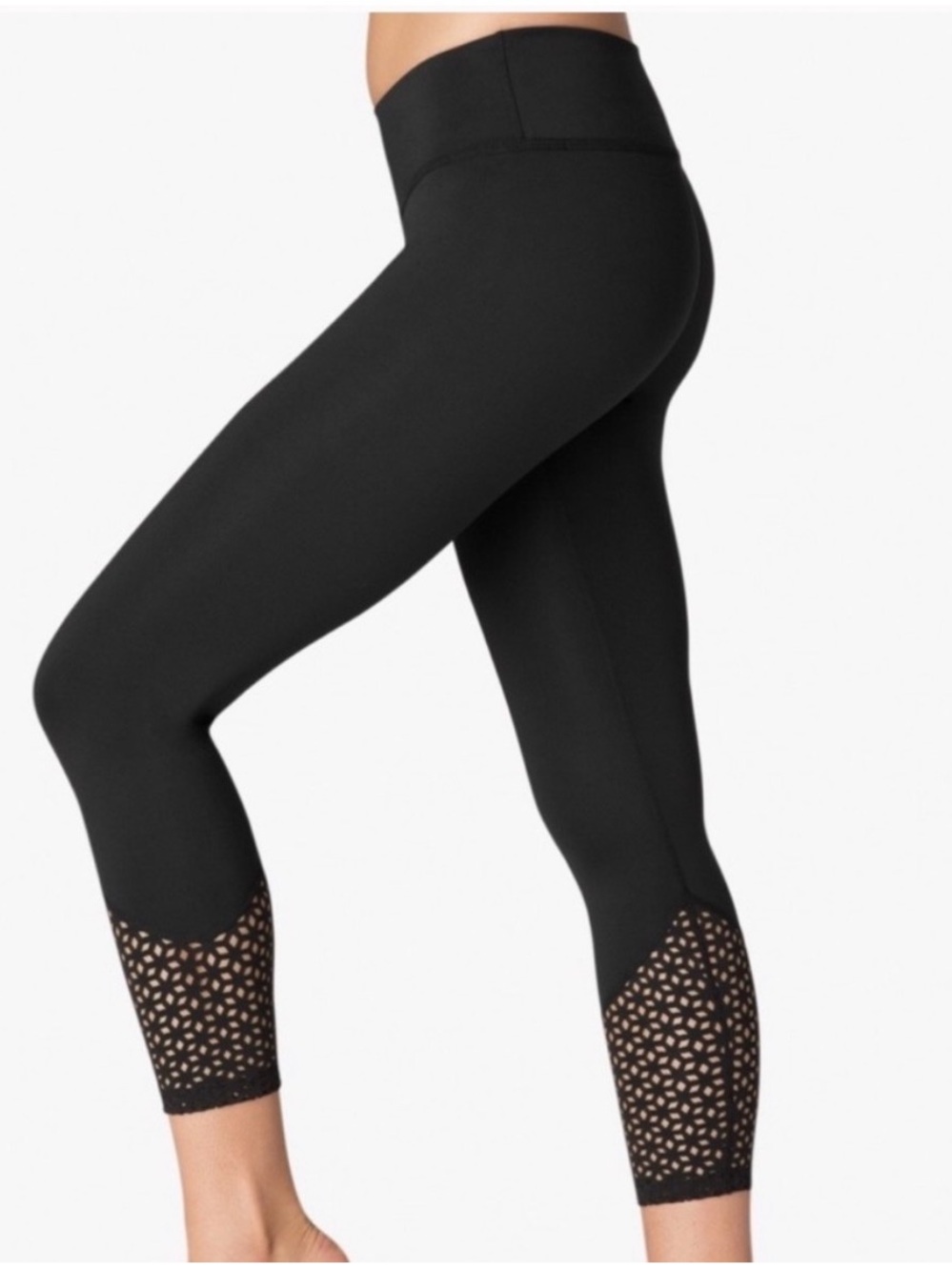 Like New Beyond Yoga Laser Cut Leggings – Black – Size S